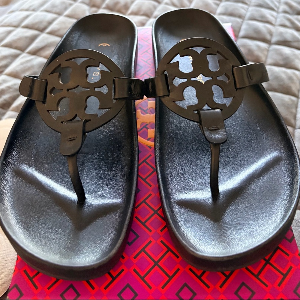 Tory Burch Miller Cloud Black Thong Sandals 8 Great Condition